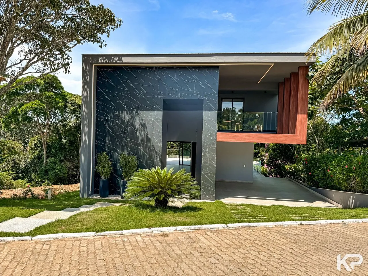 CASA EM CONDOMÍNIO FECHADO DE LUXO