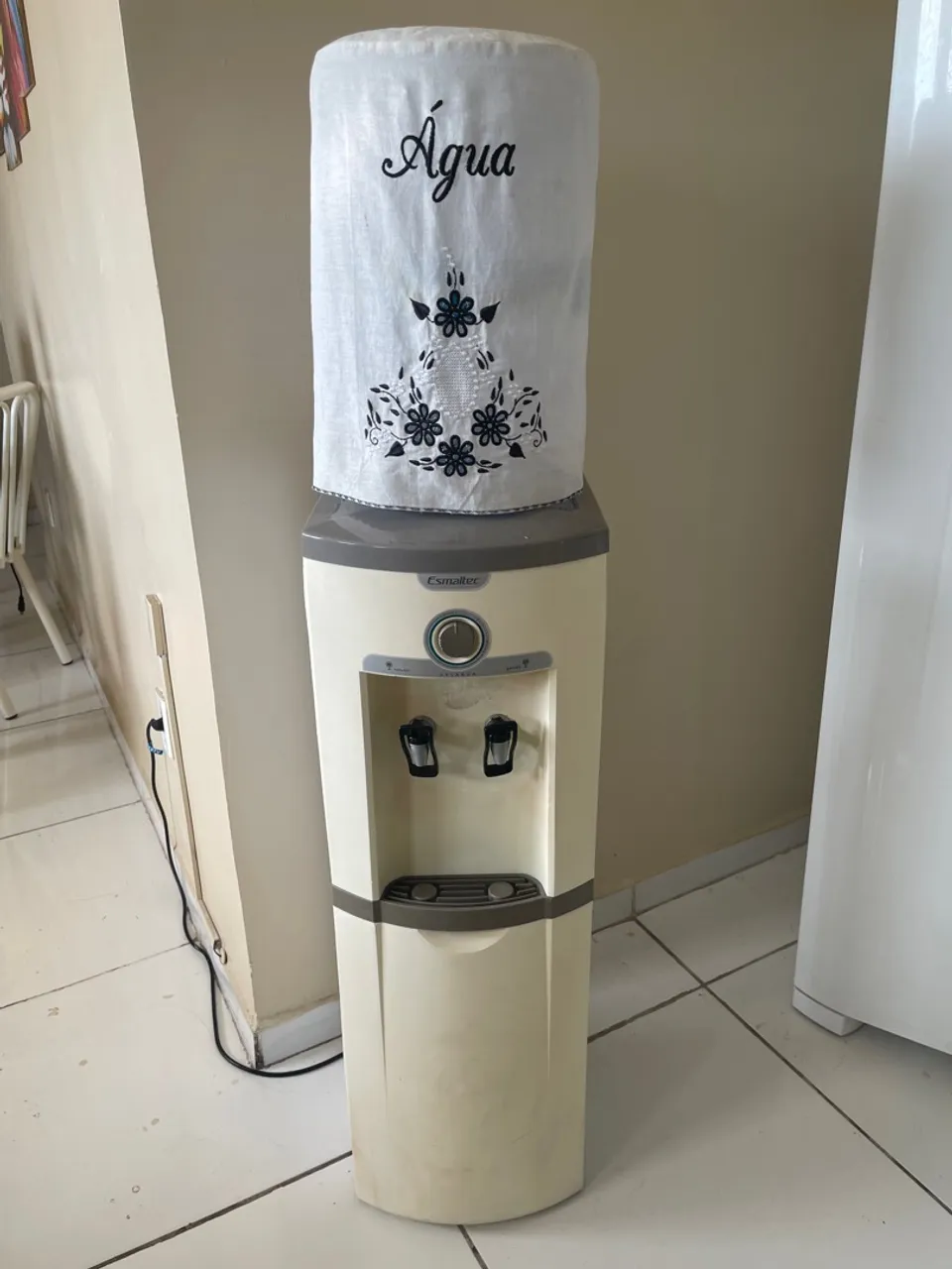 Bebedouro de Água Esmaltec com Capa Decorativa
