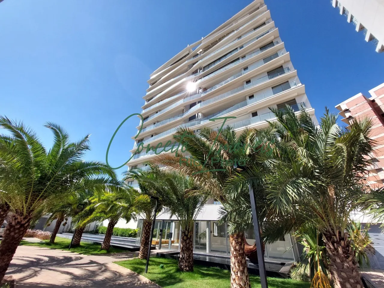 Apartamento Novo para Locação ou Venda Condomínio Quintessa - 3 Suítes, 3 Vagas