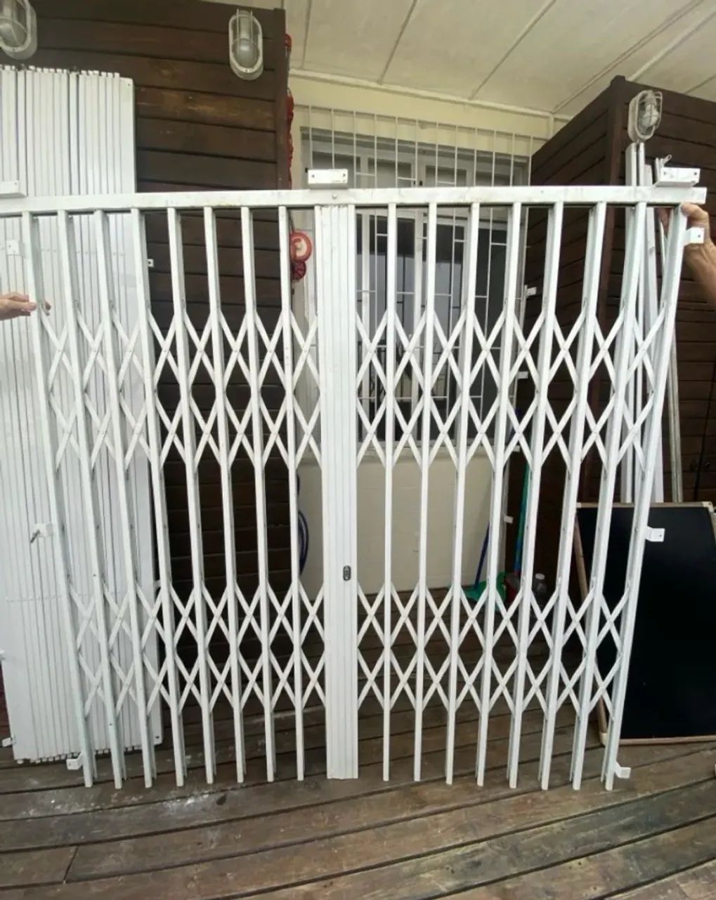 Window security screen64295716200066120