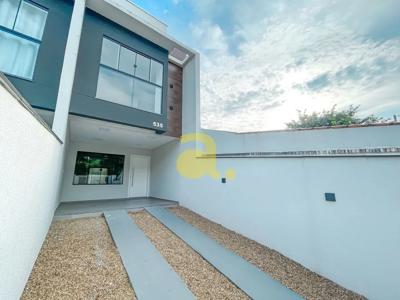 SOBRADO PARA LOCAÇAO NO BAIRRO ÁGUA VERDE - BLUMENAU COM 106m²