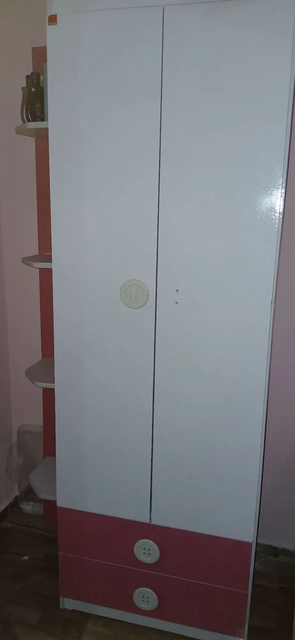 Guarda roupa e cômoda com cantoneiras  - Foto 3