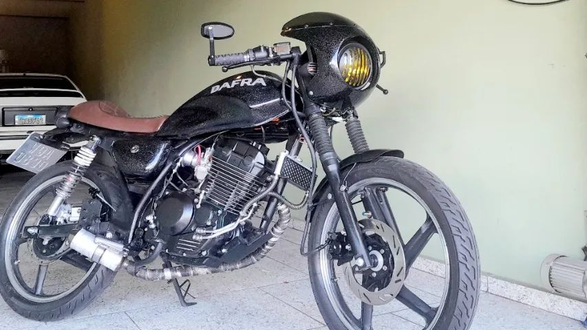 Linda Café Racer.  Moto Única 