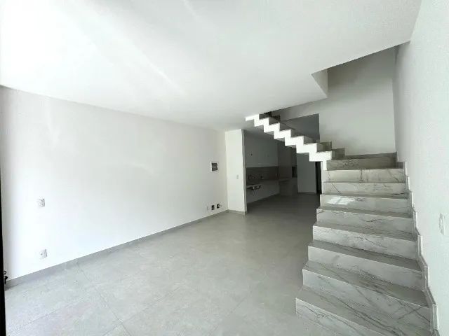 Casa Duplex 03 quartos com suíte e excelente localização no bairro Castelo Branco - Foto 3