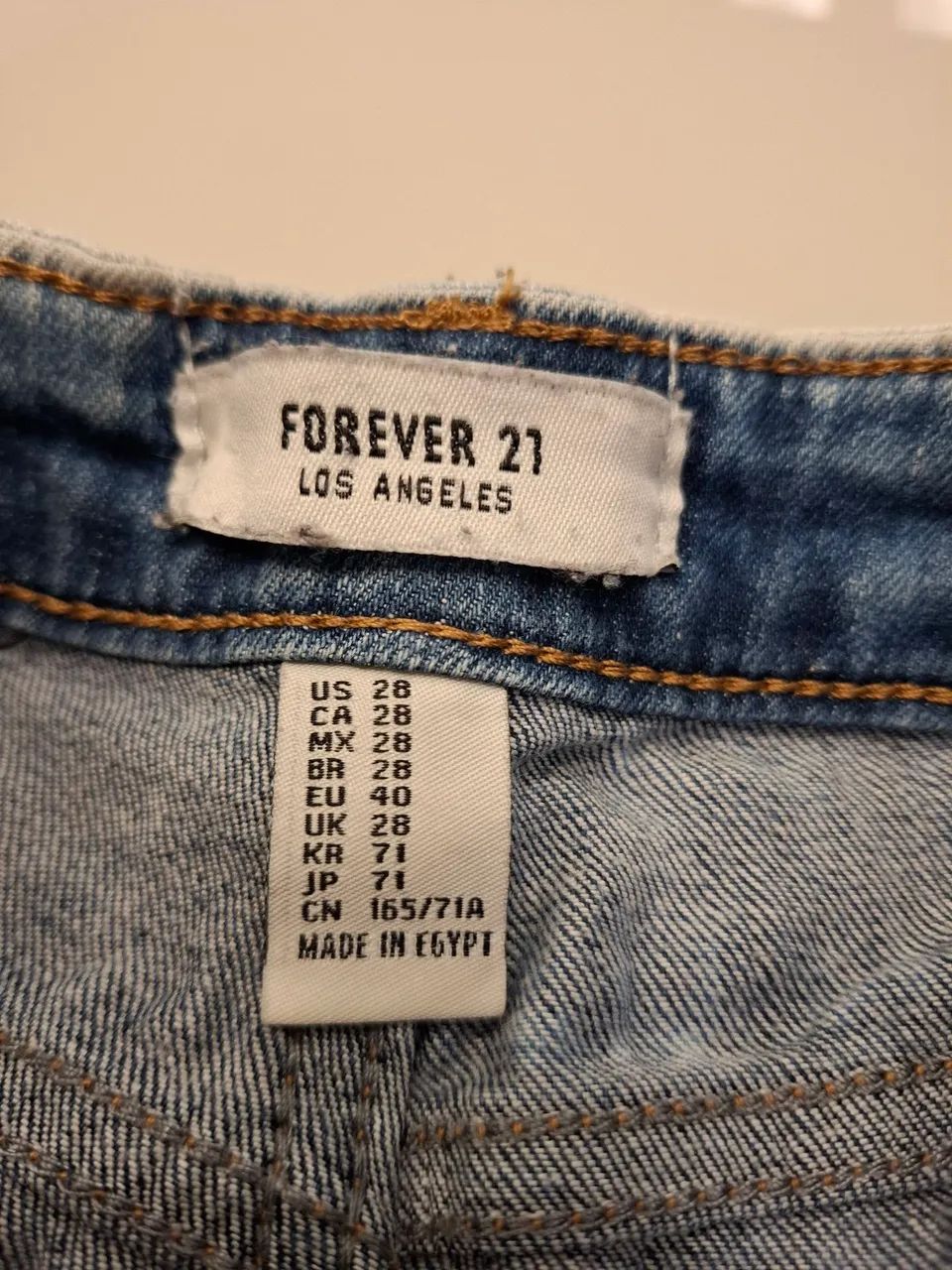 Short jeans Forever 21 desfiado 36 - Foto 5