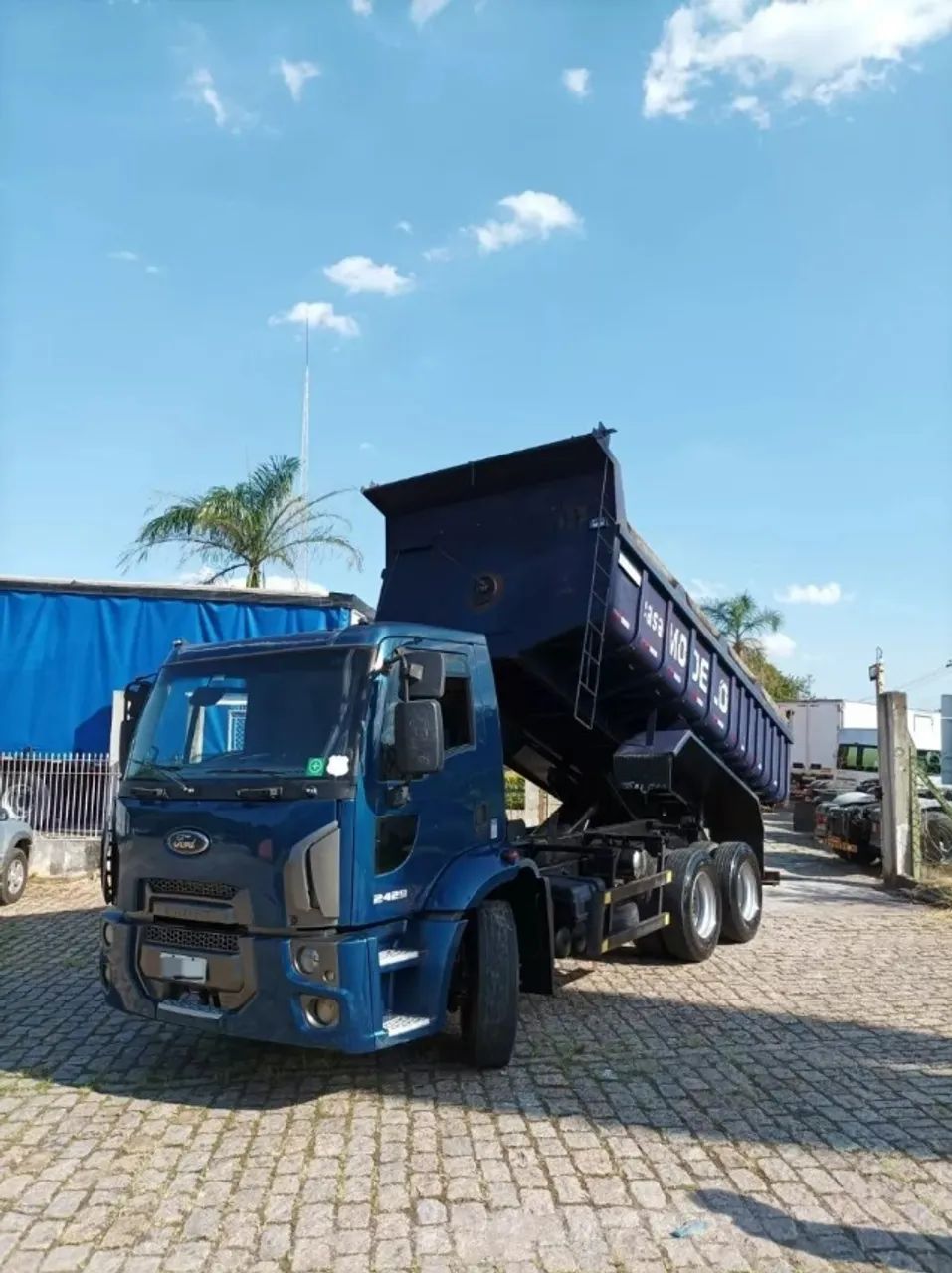 Ford Cargo 2429 6x4 - 2013 Caçamba - Foto 4
