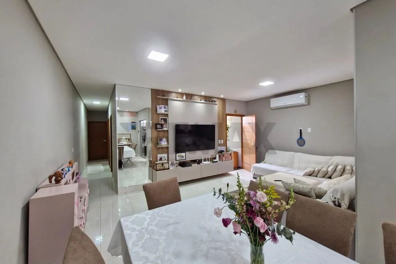 Casa a venda no Jardim Universitário, Cuiabá