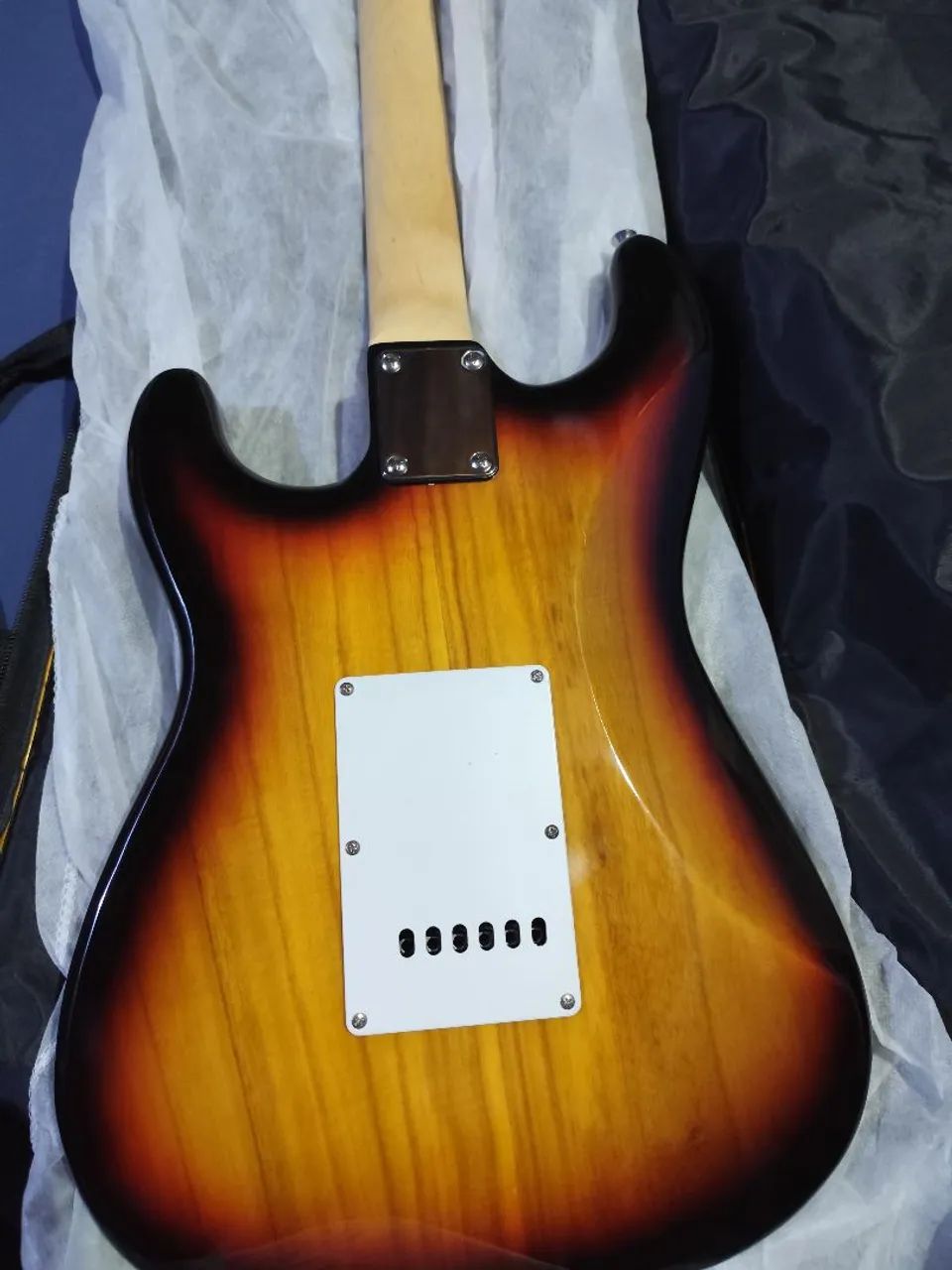Guitarra squier fender stratocaster mainstream  - Foto 3