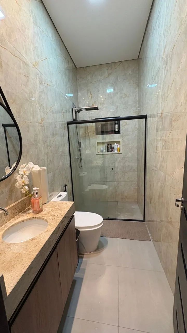 Casa no Condomínio Alphaville. Três quartos, sala integrada, piscina, placa solar - Foto 4