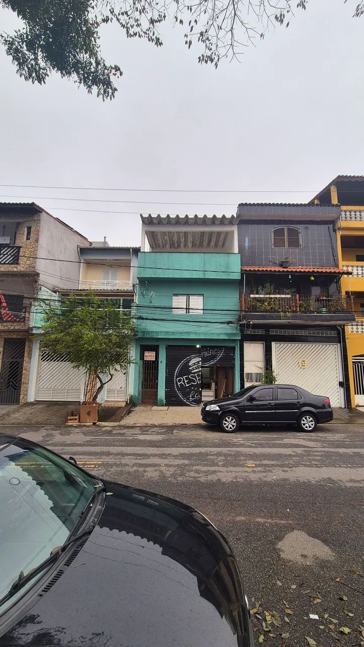 Casa com 2 Dormitórios, Sala, Cozinha, Banheiro e Lavandeira.