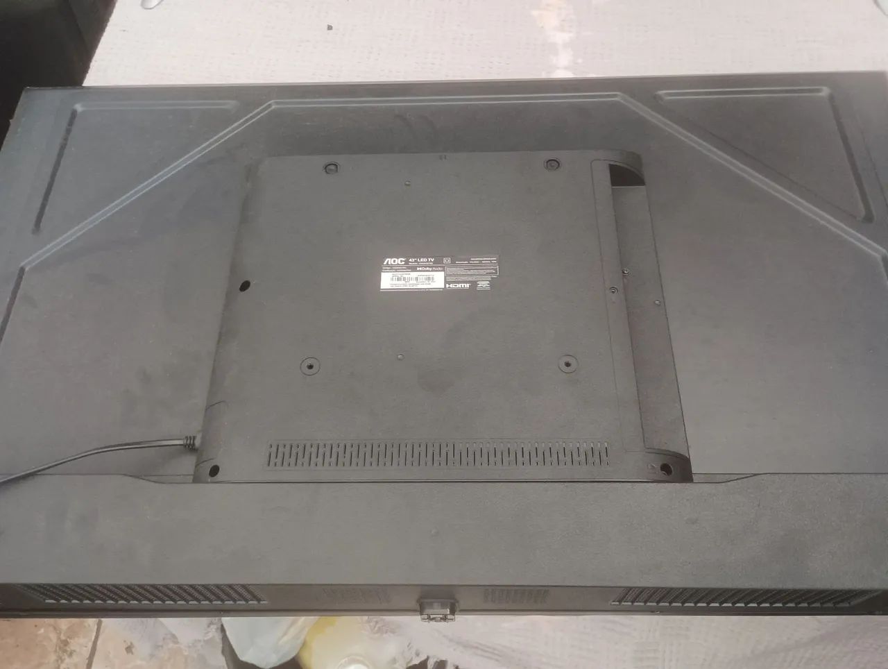 Tv AOC 43 polegadas com defeito 