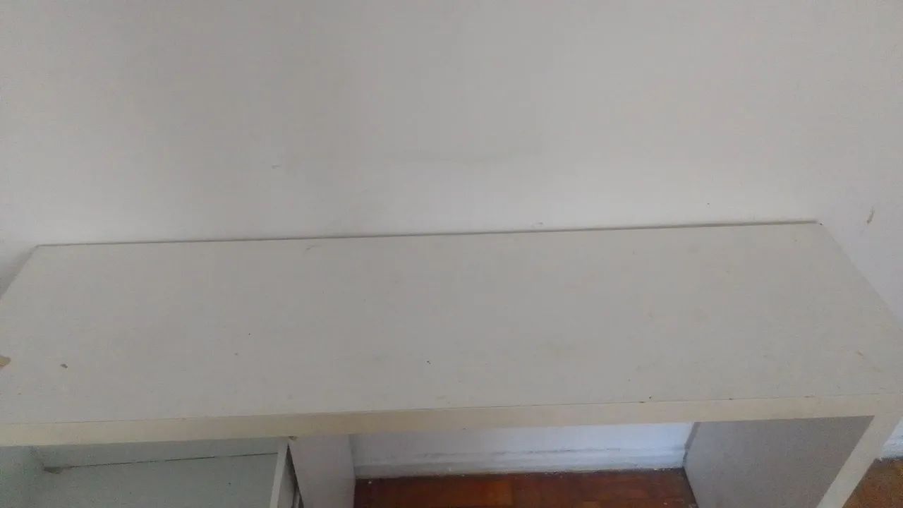 Mesa branca com 3 gavetas - Foto 4