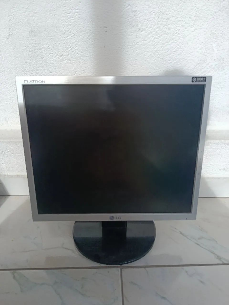 Monitor LG 17 Polegadas Flatron L1753T-SF Conexão Vga Cinza