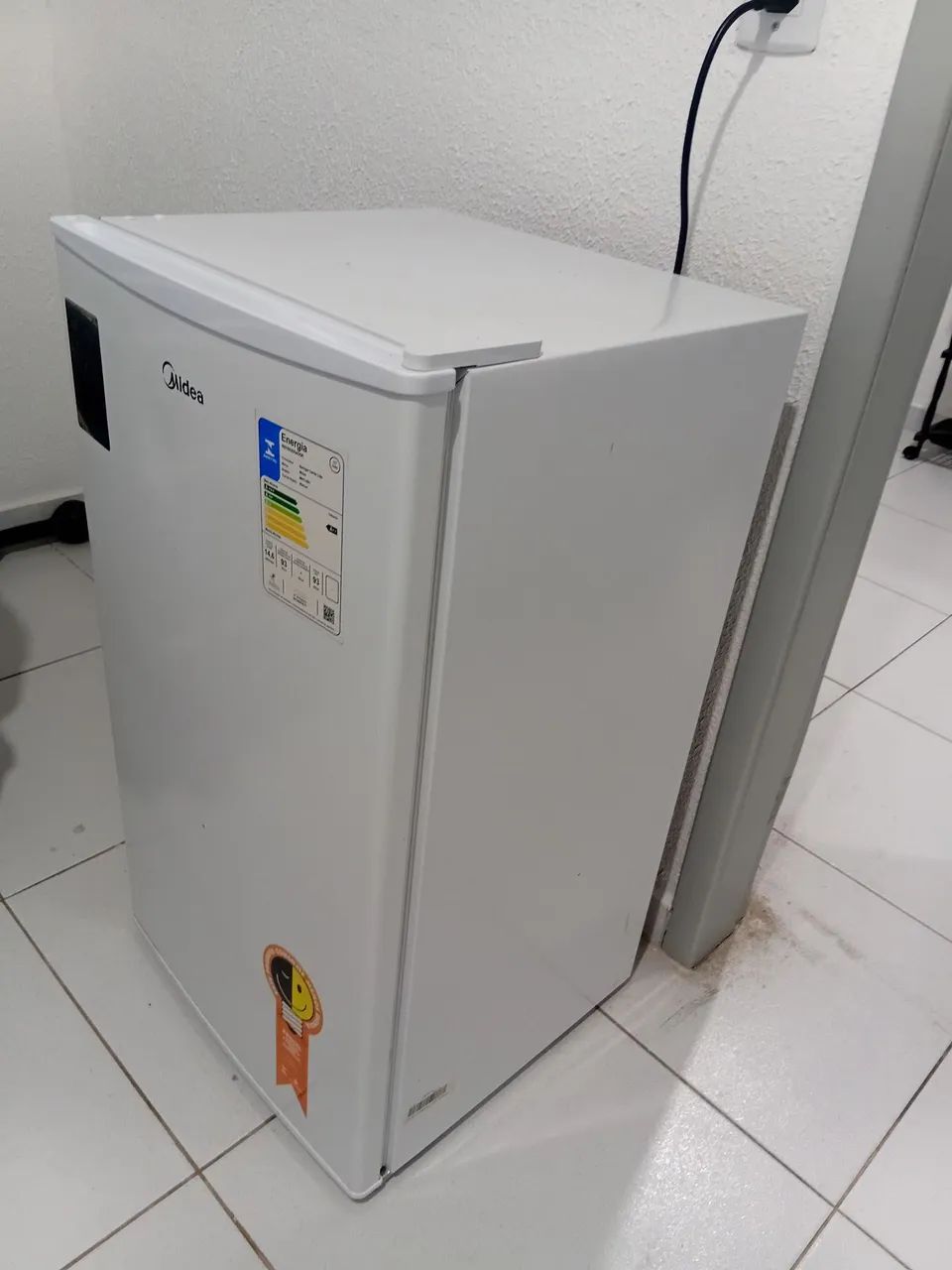 Frigobar midea - 93 litros - 127 volts