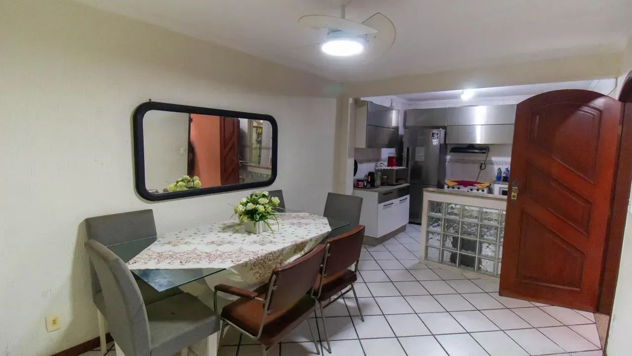 Casa de 3 quartos com 2 vagas no Berreto - Niterói - RJ