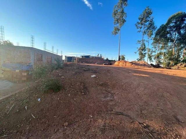 Lote em Alfredo Vasconcelos/ CARÁ  