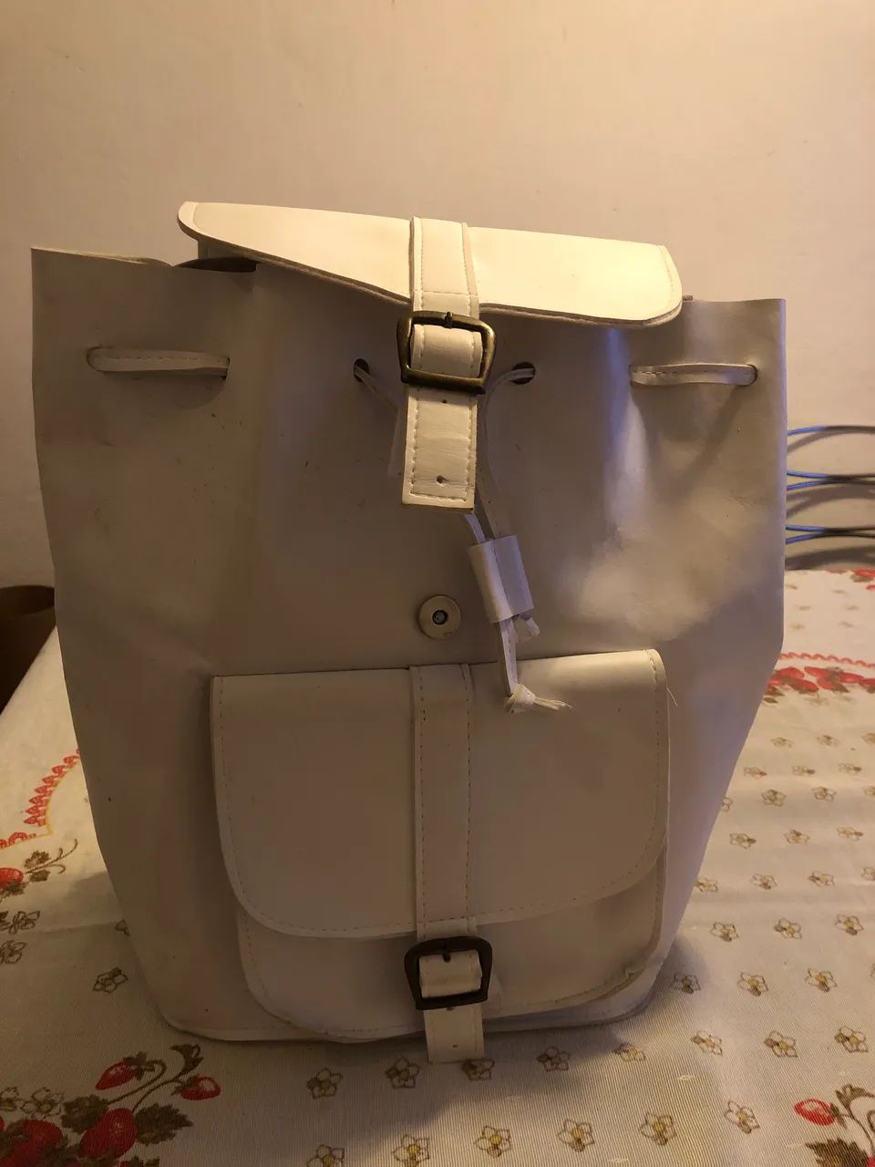Mochila off white couro - Foto 4