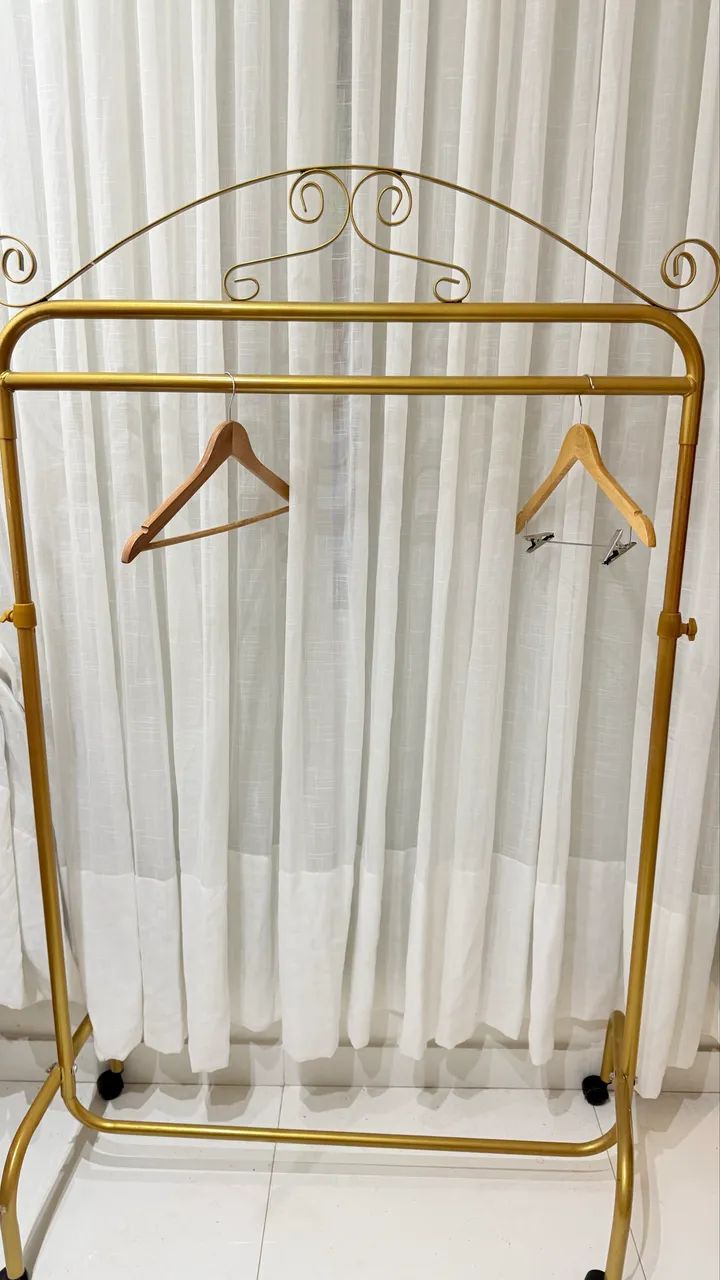 Arara de chão 