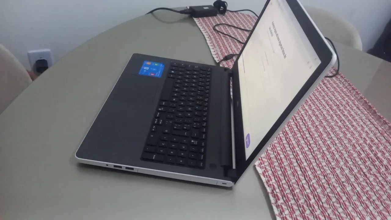  Notebook Dell Inspiron 15 5000 - i3 6ª Geração - SSD - Branco - Formatado