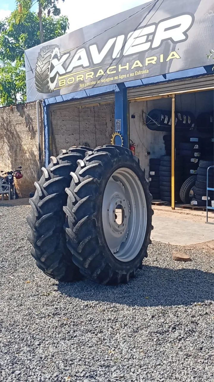 Jogo de Pneus Pirelli 13.6-38 de Cultivo 