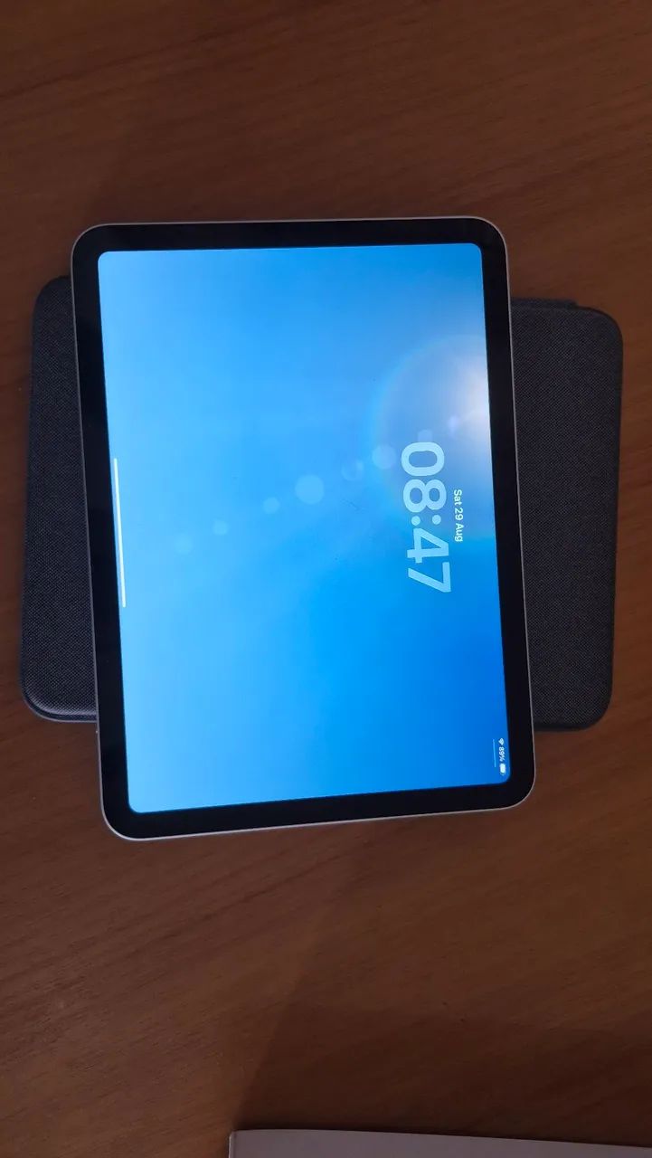 Ipad A16 128GB prata + Capa Teclado Combo Touch com trackpad e caneta - Foto 4
