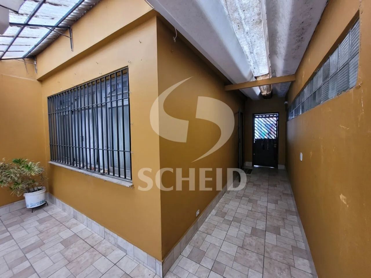 Sobrado com 240m2, 4 quartos, 2 vagas em excelente localização em Interlagos - Foto 4