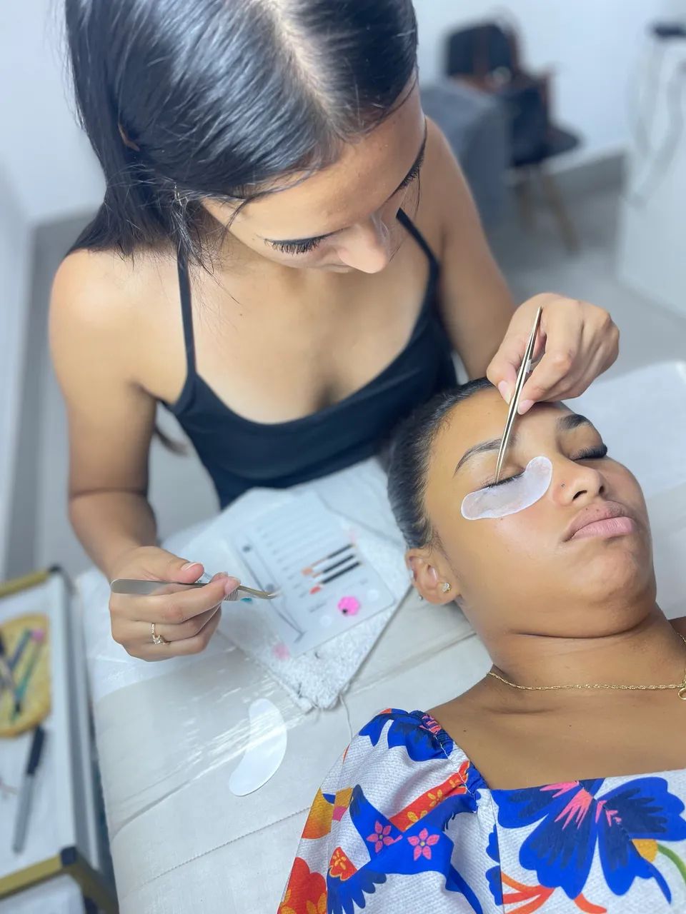 Curso iniciante extensão de cílios  - Foto 5