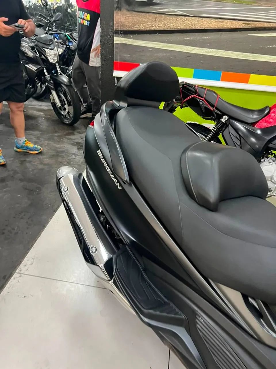 SUZUKI BURGMAN 650 - Foto 4