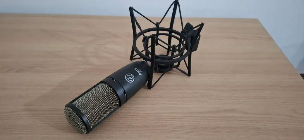 Microfone AKG P220 (com defeito) - Foto 3