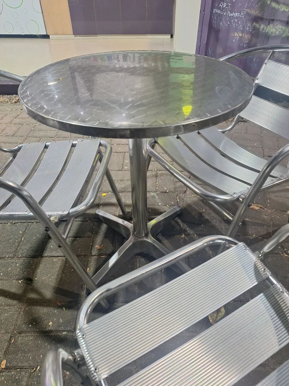 Cadeira de alumínio e mesa - Foto 4