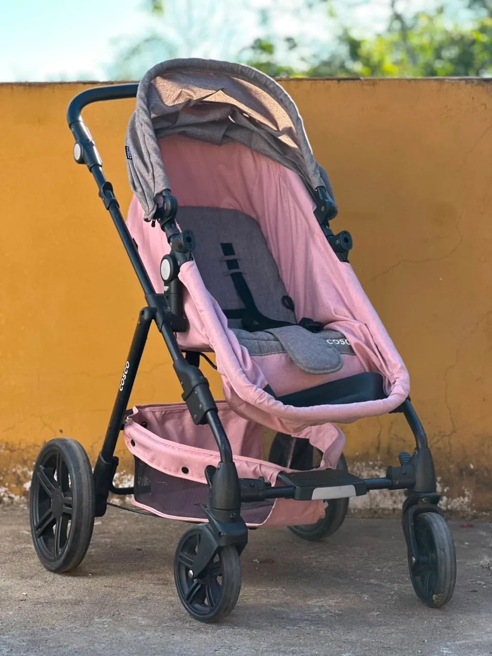 Carrinho de bebê e bebê conforto Cosco - Foto 2