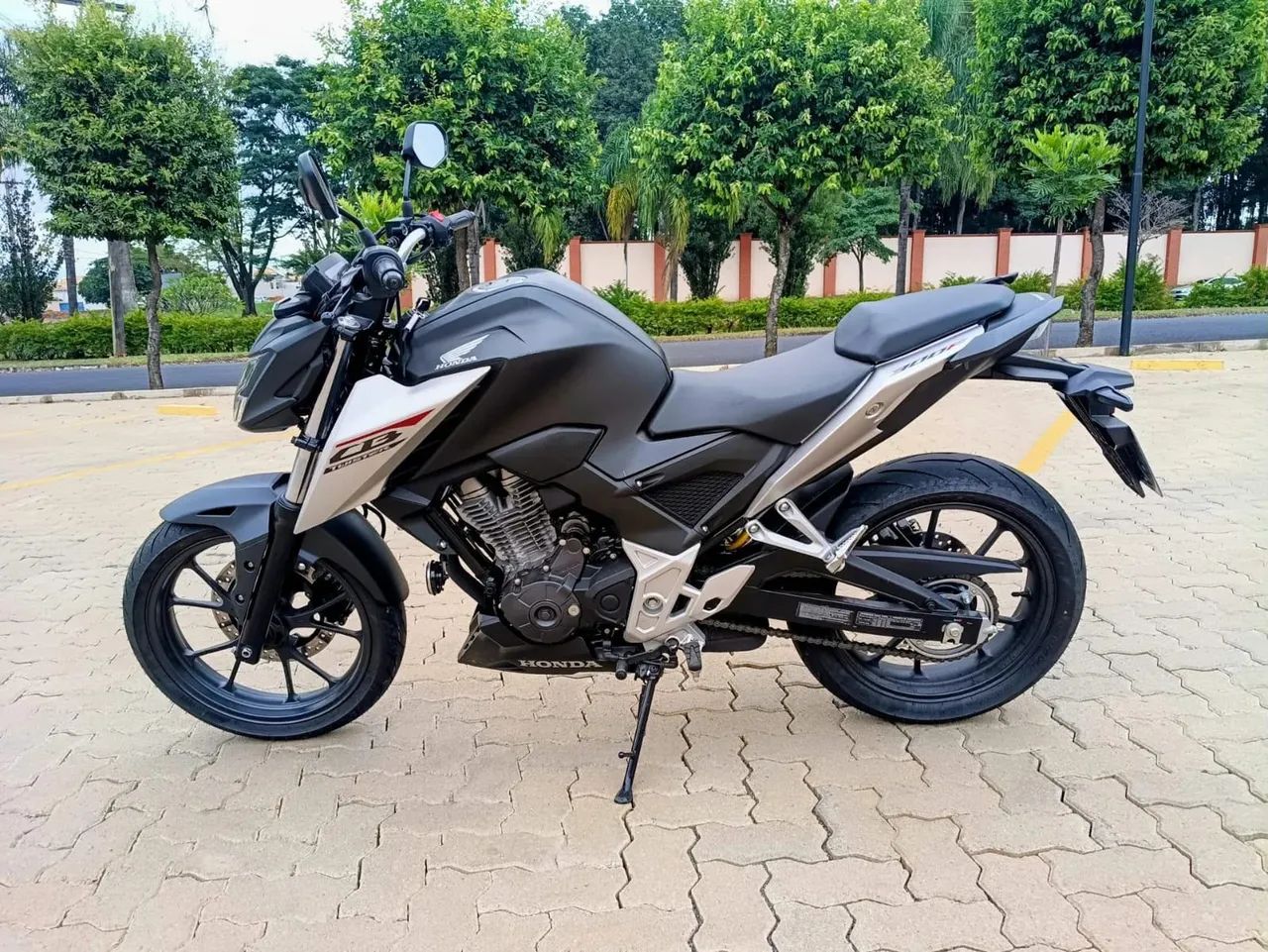 CB 300 - Foto 2