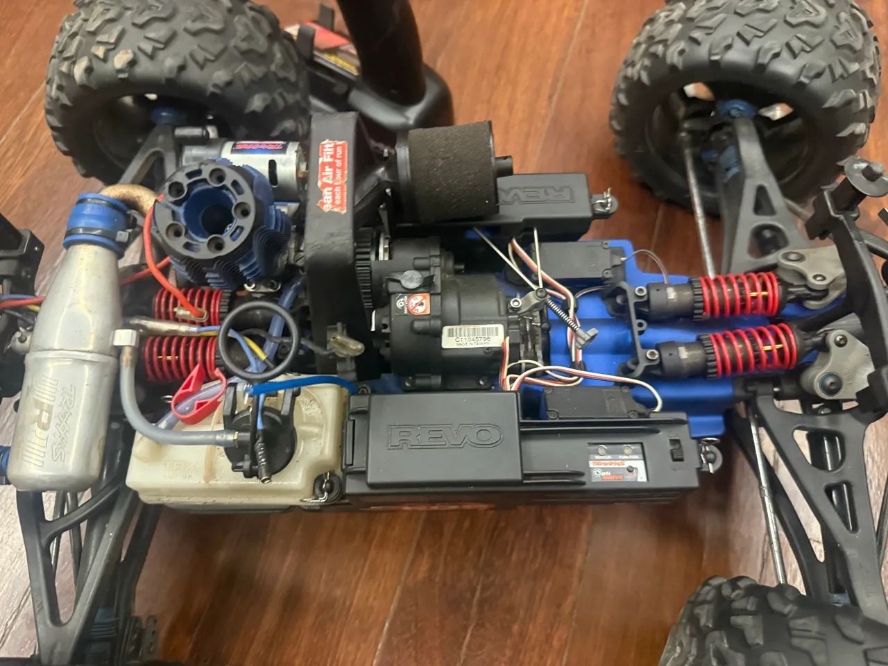 Traxxas Revo 3.3 - Foto 5