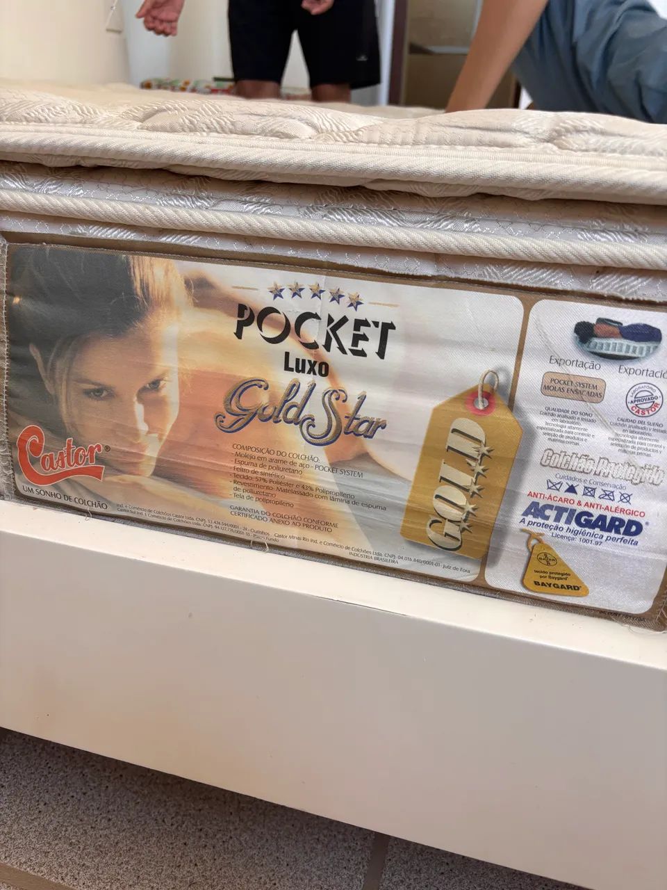 Cama Queen  madeira com colchão Castor - Foto 2