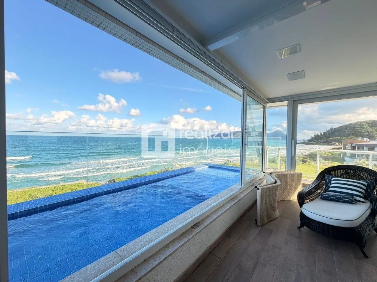 Apartamento 3 dormitórios no Morro das Pedras - Florianópolis