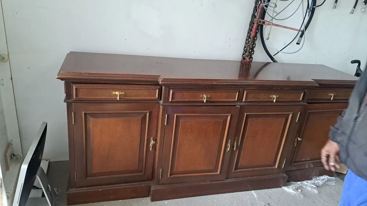 Buffet madeira maciça (antiguidade)