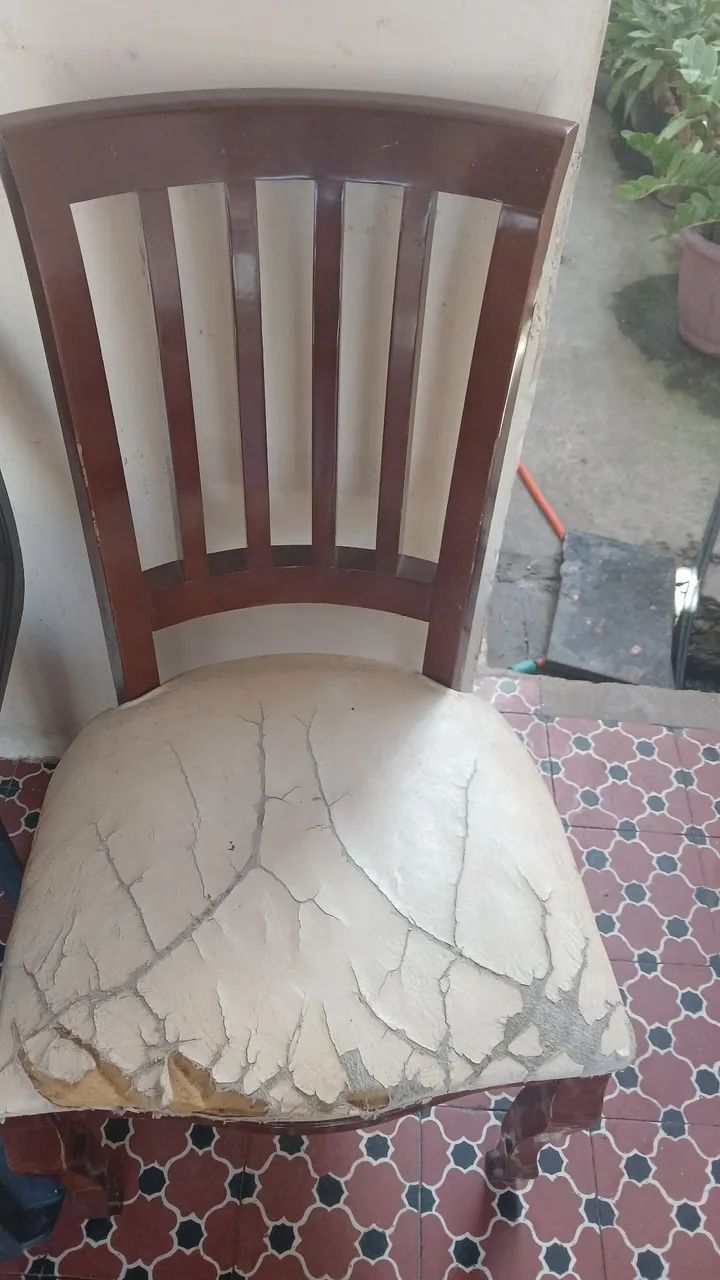 Título: Mesa de Madeira com 2 Cadeiras ? Para Reforma - Foto 4