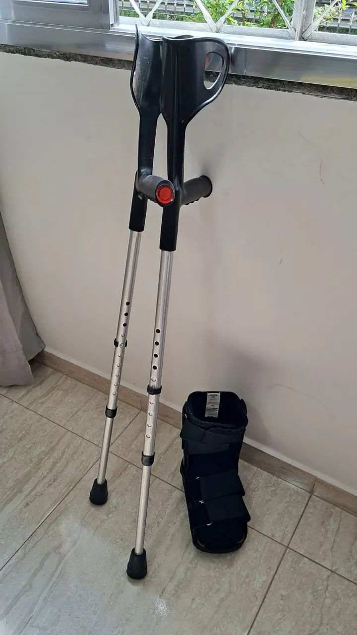 Bota Imobilizadora Mercur + Muletas - Desapego