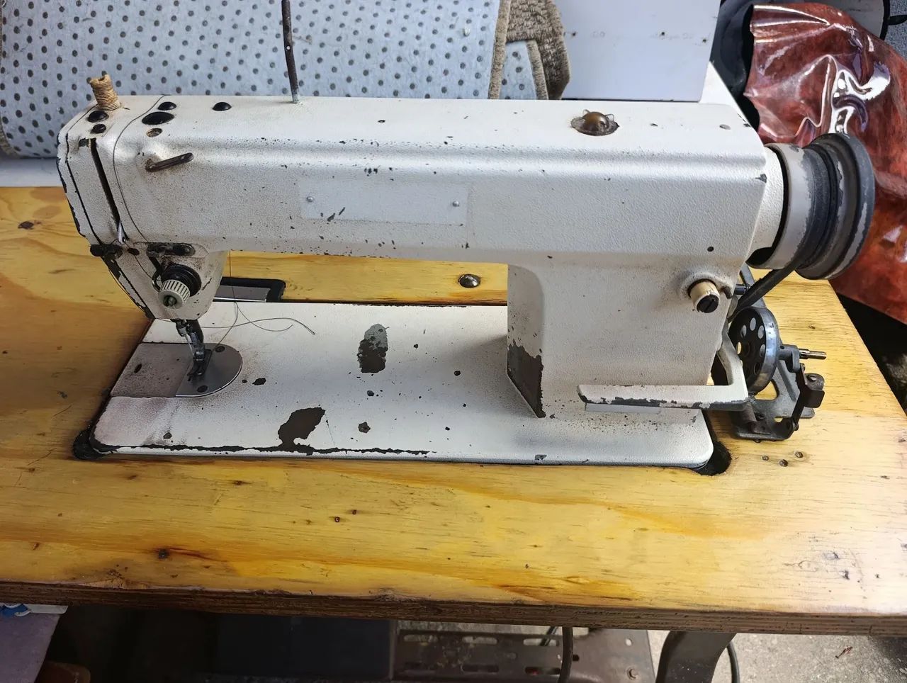 Vende se máquina reta industrial 