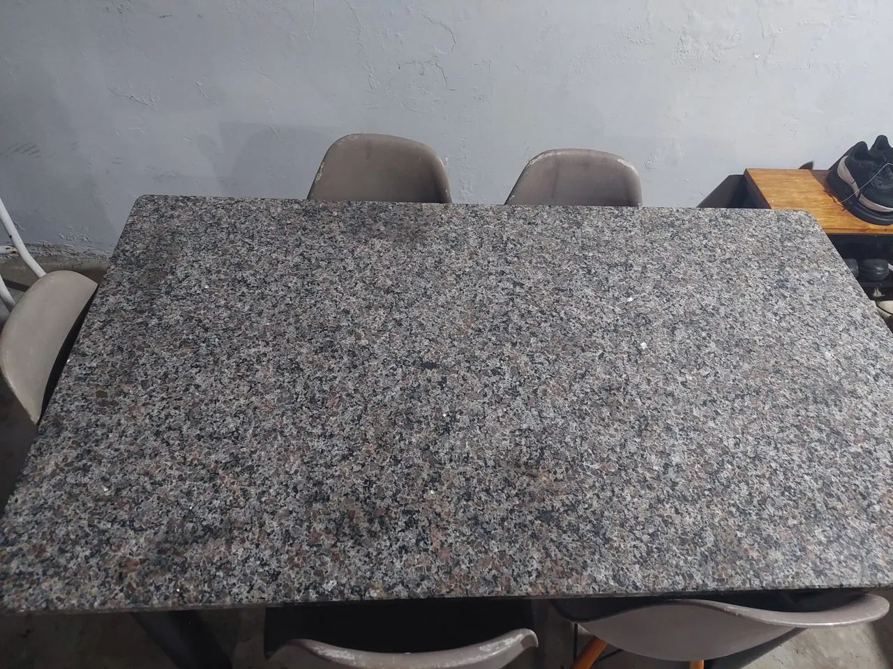 Mesa de mármore com 6 cadeiras  - Foto 3