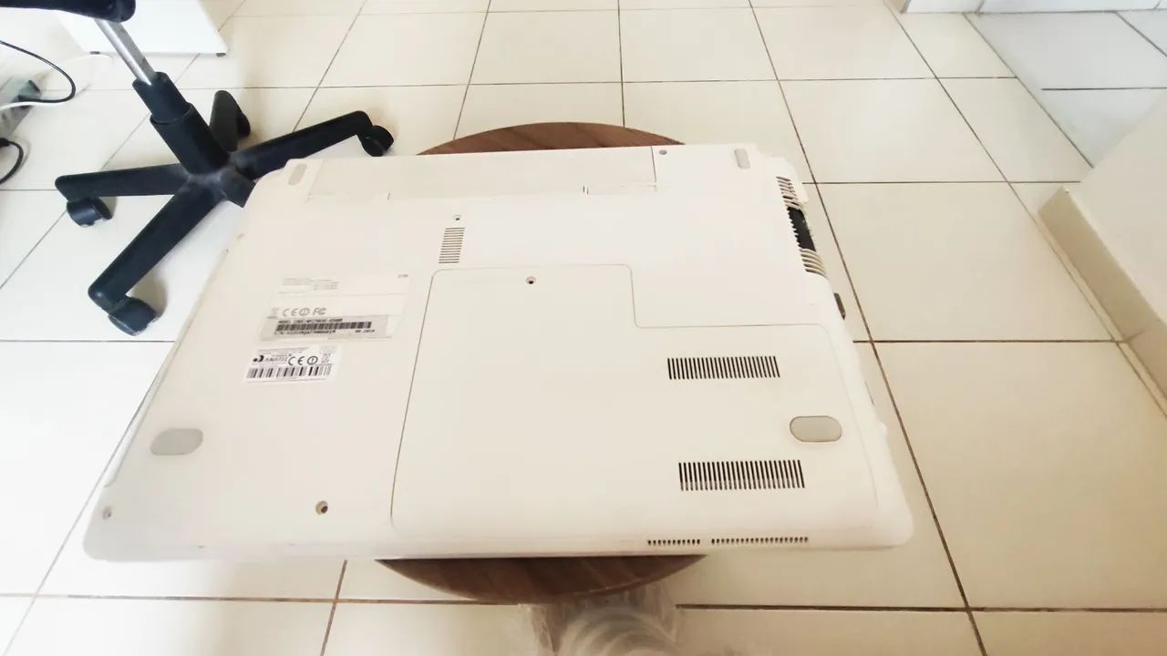 Vendo notebook Samsung para retirada de pecas - Foto 3