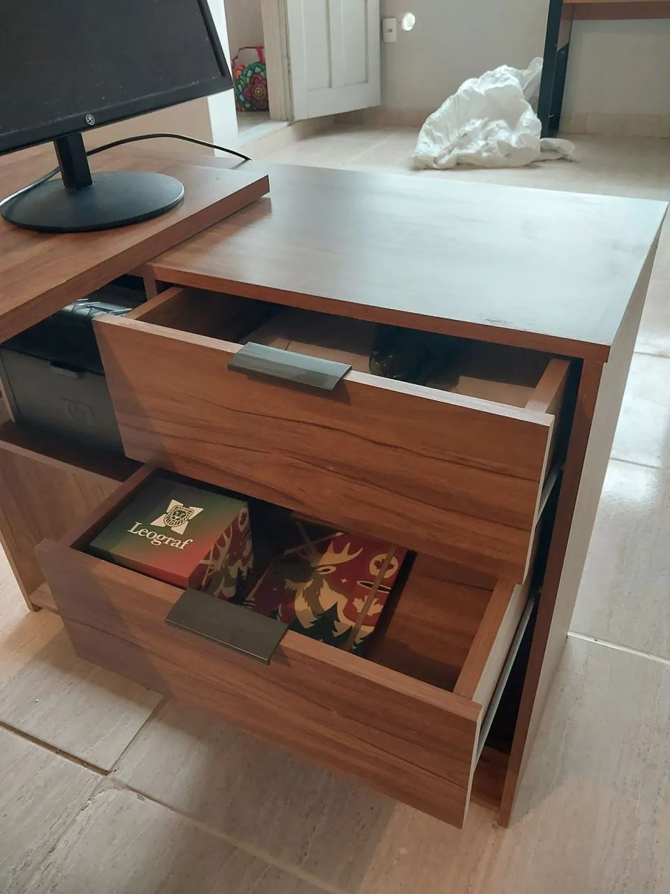 Mesa de escritório semi nova - Foto 4