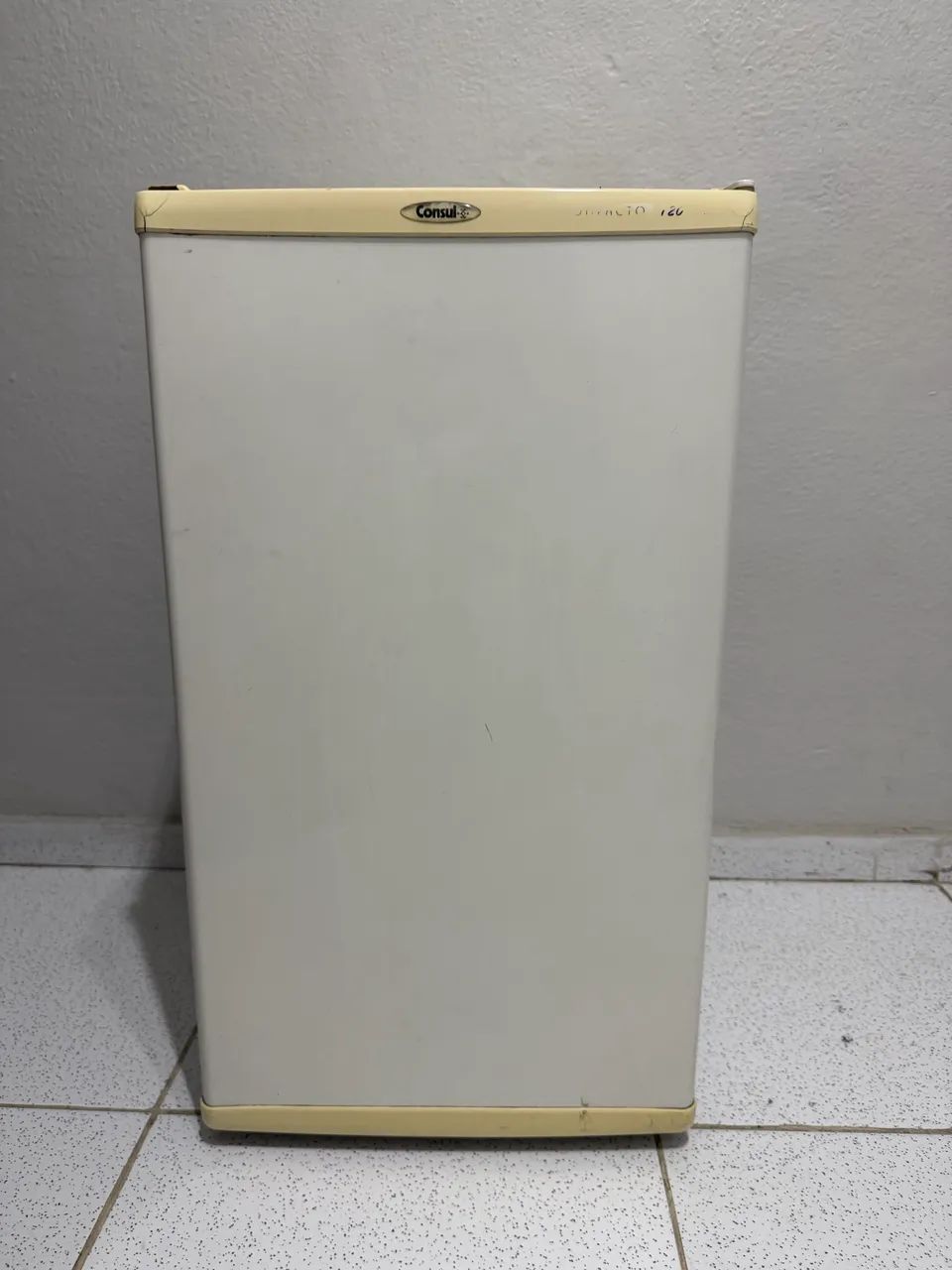     Frigobar usado e conservado - Gelando Perfeitamente!