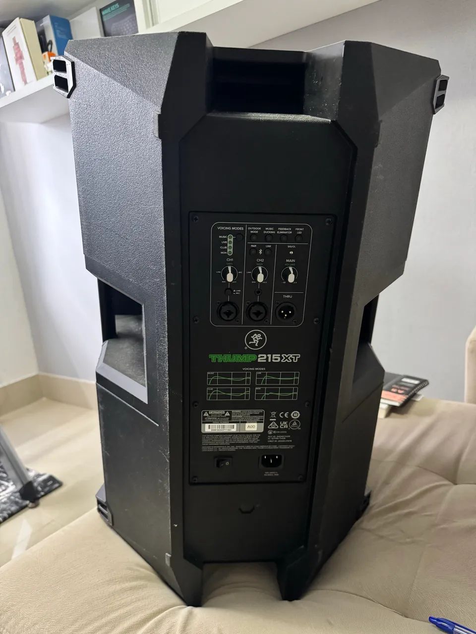 Caixa Mackie THUMP 215 XT