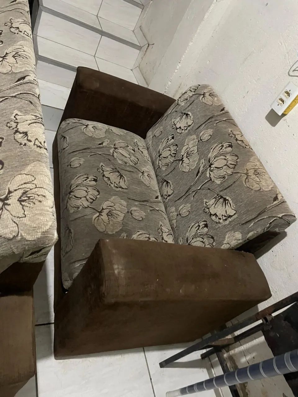 Sofá de 2 lugares e de 3 lugares (obs: os dois por 350) - Foto 5