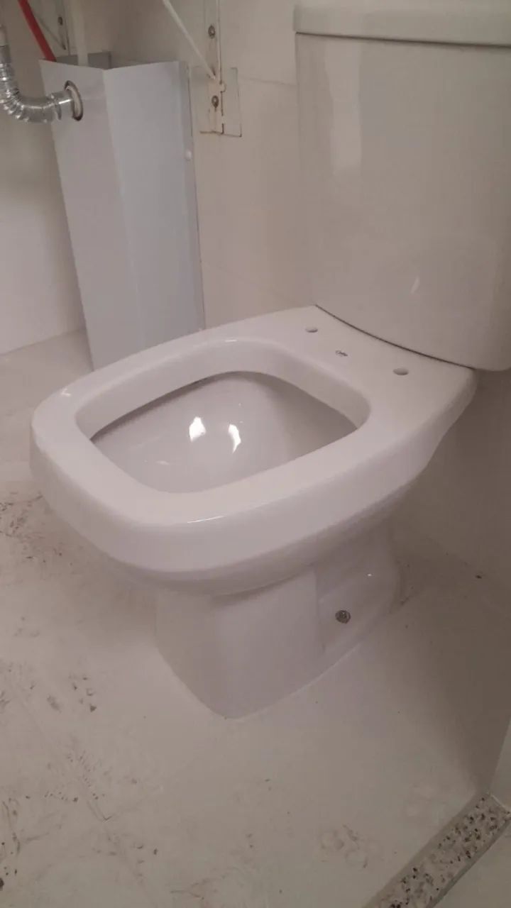 Vaso com bacia acoplada, Marca Celite, novo, nunca usado. Zap: 48- *. T - Foto 3