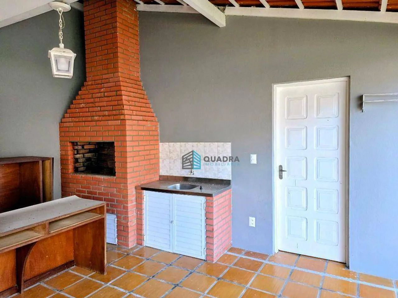 Ampla casa com 5 quartos na Rua Reinaldo Consoni - Foto 4