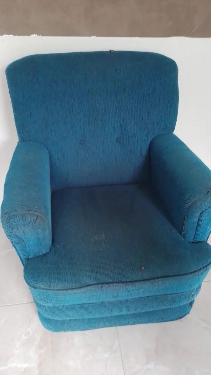 Poltrona Azul Vintage - Muito Confortável e Firme!