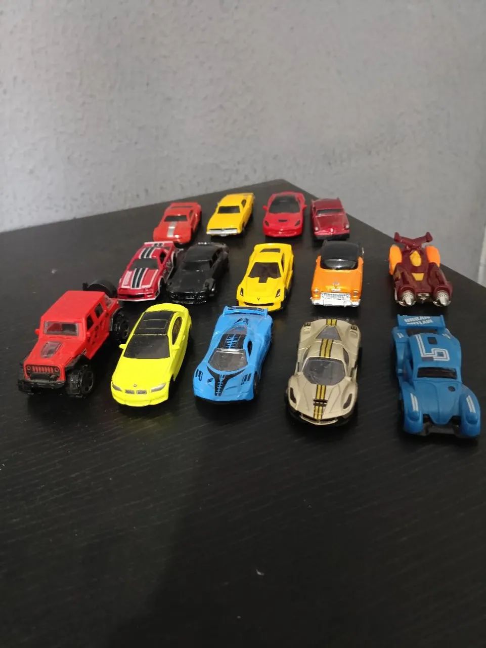 Lote com 15 carinhos novo e usados 