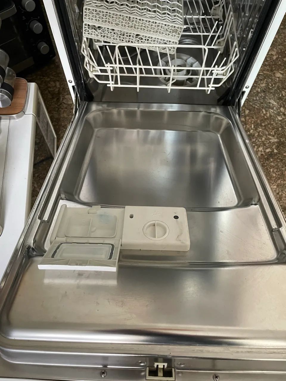 Maquina de lavar louças ELETROLUX  - Foto 4